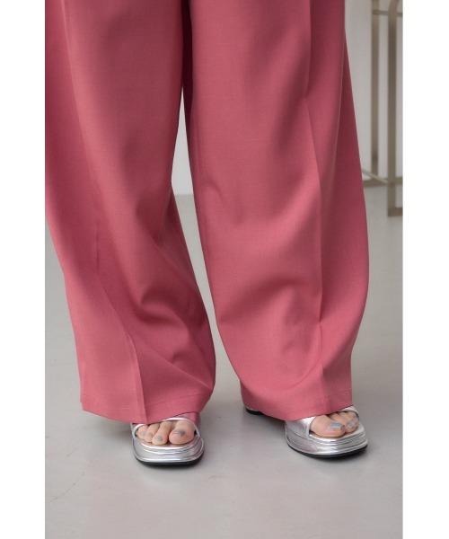 AZUL by moussy（アズールバイマウジー）の「フロントタックイージーワイドパンツ（スラックス・レディース・ピンク/ライトグレー/ブラック系その他/ブラック/グレー系その他・SMALL/MEDIUM）」の14枚目の写真