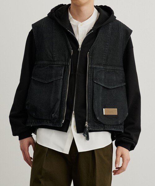 PUBLIC TOKYO（パブリックトウキョウ）の「【PUBLIC TOKYO × Wrangler】ROPELOGO JEAN VEST（ベスト・メンズ・ブラック/ダークインディゴブルー・FREE）」の21枚目の写真