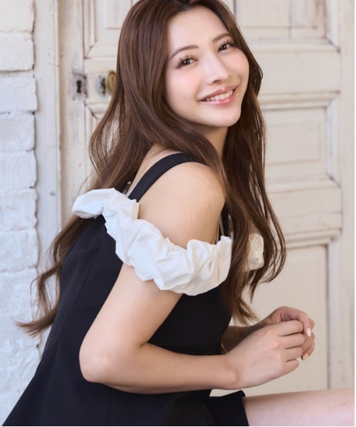 Meline M(メリンエム)の「Ruffle Accent Peplum Top ラッフルアクセントペプラムトップ(シャツ/ブラウス・レディース・ブラック・FREE)」の3枚目の写真