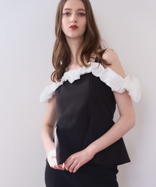 Meline M(メリンエム)の「Ruffle Accent Peplum Top ラッフルアクセントペプラムトップ(シャツ/ブラウス・レディース・ブラック・FREE)」の9枚目の写真