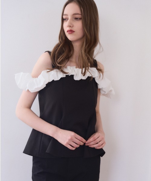 Meline M(メリンエム)の「Ruffle Accent Peplum Top ラッフルアクセントペプラムトップ(シャツ/ブラウス・レディース・ブラック・FREE)」の7枚目の写真