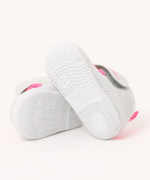 SUKUSUKU(スクスク)の「ASICS KIDS(アシックス キッズ)MESHOES FIRST(スニーカー・キッズ・ライトグレー・12.5cm/13.5cm/13.0cm/12.0cm/11.5cm)」の2枚目の写真