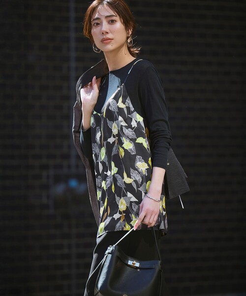 23区（ニジュウサンク）の「【WEB限定】ツイスト バングル（バングル/リストバンド・レディース・シルバー系/ゴールド系・F）」の5枚目の写真