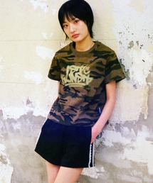 A'GEM/9 × .kom 『ISTKUNST/イストクンスト』 IK TAG LOGO CROP TEE/IK TAG ロゴ クロップ半袖Tシャツ