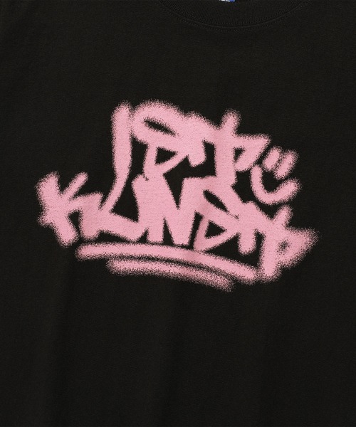 tシャツ A'GEM/9 × .kom 「ISTKUNST/イストクンスト」 IK TAG LOGO CROP TEE/IK TAG ロゴ クロップ半 A'GEM/9 × .kom 『ISTKUNST/イストクンスト』 IK TAG LOGO CROP