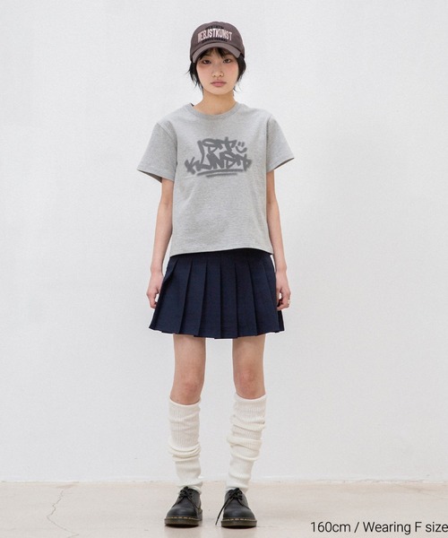 tシャツ A'GEM/9 × .kom 「ISTKUNST/イストクンスト」 IK TAG LOGO CROP TEE/IK TAG ロゴ クロップ半 A'GEM/9 × .kom 『ISTKUNST/イストクンスト』 IK TAG LOGO CROP