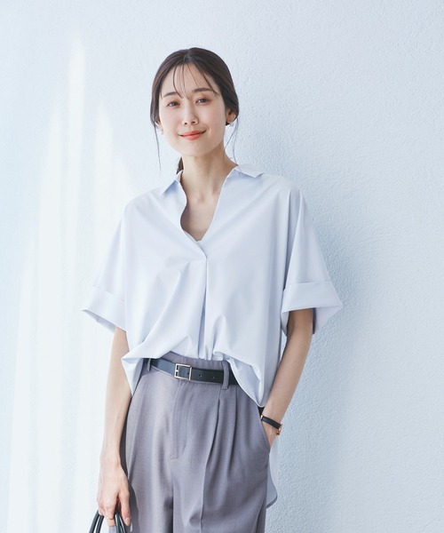 ROPE' PICNIC（ロペピクニック）の「スキッパーシャツブラウス/UVカット・接触冷感・防シワ（シャツ/ブラウス・レディース・ベージュ/チャコールグレー/オフホワイト/ブルー/サックスブルー・38）」の20枚目の写真