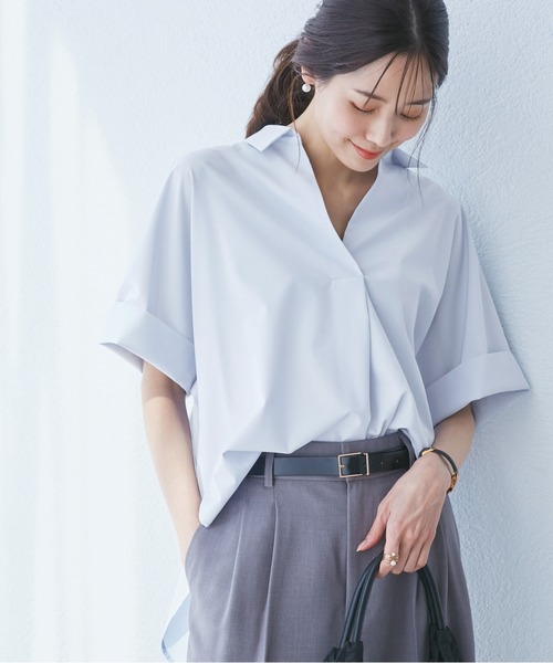 ROPE' PICNIC（ロペピクニック）の「スキッパーシャツブラウス/UVカット・接触冷感・防シワ（シャツ/ブラウス・レディース・ベージュ/チャコールグレー/オフホワイト/ブルー/サックスブルー・38）」の18枚目の写真