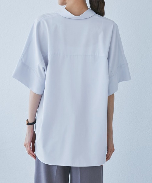 ROPE' PICNIC（ロペピクニック）の「スキッパーシャツブラウス/UVカット・接触冷感・防シワ（シャツ/ブラウス・レディース・ベージュ/チャコールグレー/オフホワイト/ブルー/サックスブルー・38）」の15枚目の写真
