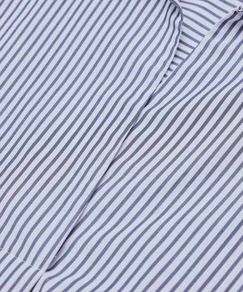 ROPE' PICNIC（ロペピクニック）の「スキッパーシャツブラウス/UVカット・接触冷感・防シワ（シャツ/ブラウス・レディース・ベージュ/チャコールグレー/オフホワイト/ブルー/サックスブルー・38）」の8枚目の写真