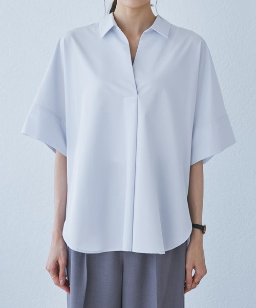 ROPE' PICNIC（ロペピクニック）の「スキッパーシャツブラウス/UVカット・接触冷感・防シワ（シャツ/ブラウス・レディース・ベージュ/チャコールグレー/オフホワイト/ブルー/サックスブルー・38）」の17枚目の写真