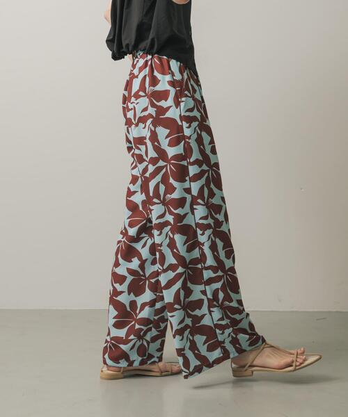 SENSE OF PLACE by URBAN RESEARCH（センスオブプレイスバイアーバンリサーチ）の「リーフプリントイージーパンツ（その他パンツ・レディース・ブラック系その他/ホワイト系その他/ブルー系その他・SMALL/MEDIUM）」の19枚目の写真