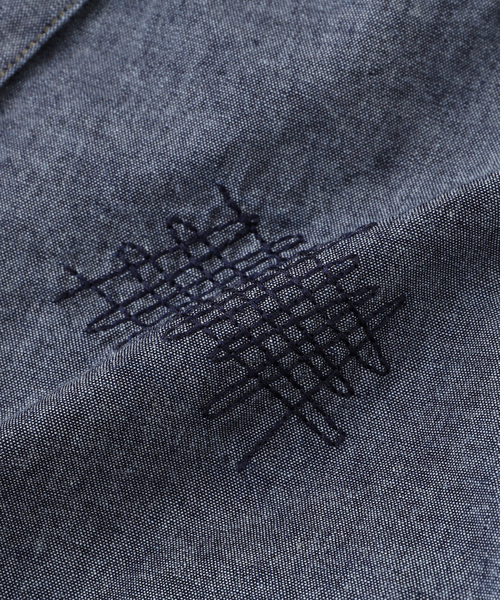 EDIFICE(エディフィス)の「tatamass(タタマス) CHAMBRAY SHIRT(シャツ/ブラウス・メンズ・ブルー/ネイビー・LARGE/MEDIUM)」の4枚目の写真