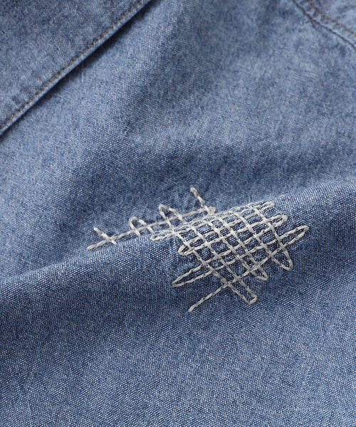 EDIFICE(エディフィス)の「tatamass(タタマス) CHAMBRAY SHIRT(シャツ/ブラウス・メンズ・ブルー/ネイビー・LARGE/MEDIUM)」の5枚目の写真