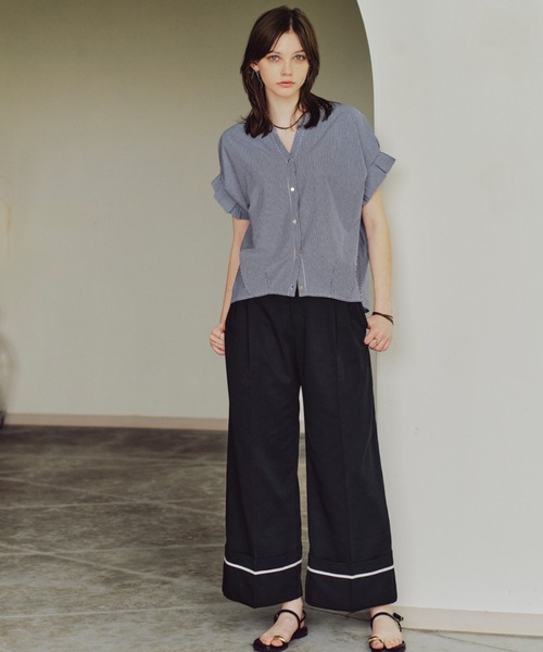 BEAMS HEART(ビームスハート)の「ターンバック ワイド スラックス(S~M)(スラックス・レディース・ブラック系その他2/チャコールグレー/ベージュ・SMALL/MEDIUM)」の4枚目の写真