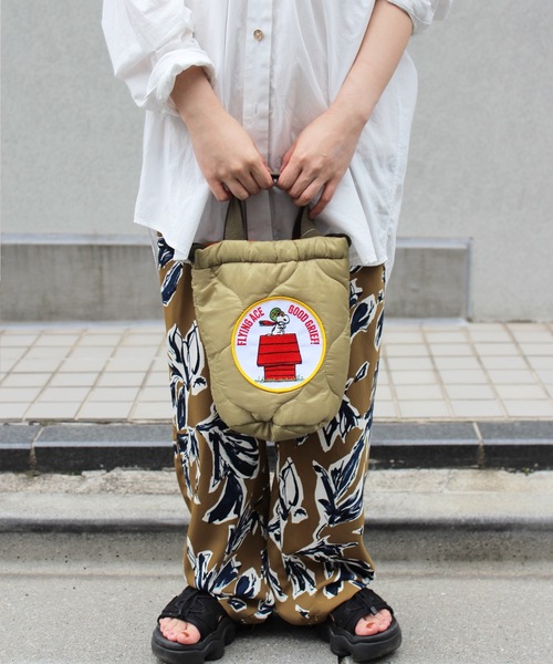 HOUSTON（ヒューストン）の「HOUSTON / PEANUTS EFFECT BAG（FLYING ACE/ASTRONATS） / 6886/6887（ショルダーバッグ・レディース・ブラック/ベージュ/ベージュ系その他/ブラック系その他・ONESIZE）」の2枚目の写真