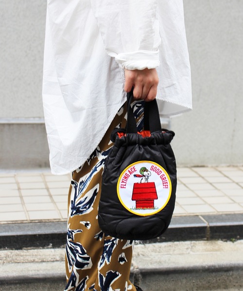 HOUSTON（ヒューストン）の「HOUSTON / PEANUTS EFFECT BAG（FLYING ACE/ASTRONATS） / 6886/6887（ショルダーバッグ・レディース・ブラック/ベージュ/ベージュ系その他/ブラック系その他・ONESIZE）」の10枚目の写真