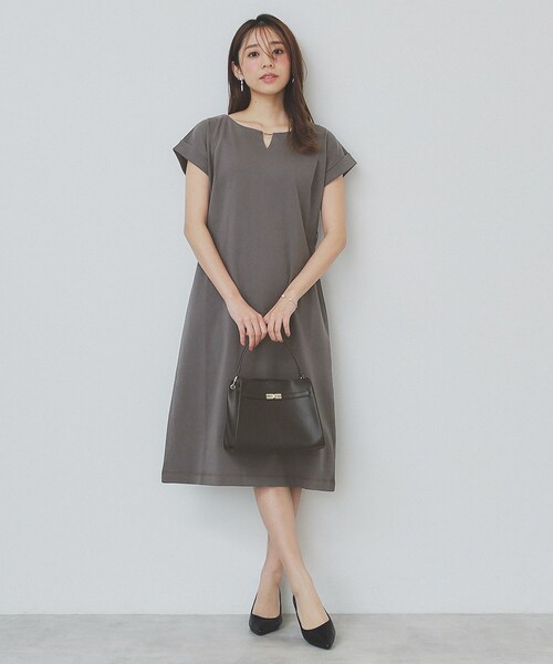 index（インデックス）の「《5色展開/XS-3Lサイズ》Iラインシルエットワンピース【UV/接触冷感/洗濯機洗い可】（ワンピース・レディース・ネイビー/チャコールグレー/ブラウン系その他5/ブラック系7/ナチュラル・34/36/38/40/44/42）」の11枚目の写真