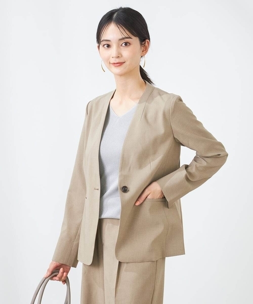 a.v.v（アーヴェヴェ）の「【洗える/イージーケア/UVカット/接触冷感/吸水速乾】サマーストレッチノーカラージャケット（ノーカラージャケット・レディース・ネイビー/ベージュ/ライトグレー・36/34/40/38/42）」の4枚目の写真