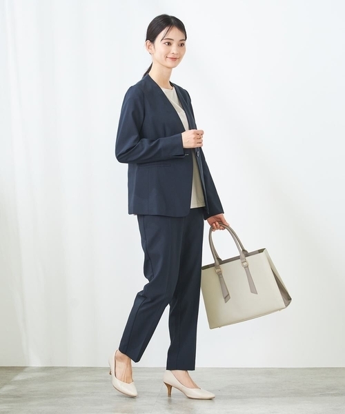 a.v.v（アーヴェヴェ）の「【洗える/イージーケア/UVカット/接触冷感/吸水速乾】サマーストレッチノーカラージャケット（ノーカラージャケット・レディース・ネイビー/ベージュ/ライトグレー・36/34/40/38/42）」の21枚目の写真