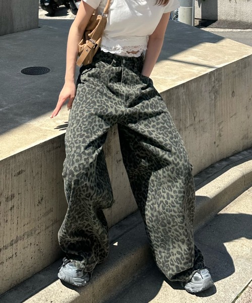 RAY CASSIN(レイカズン)の「【ウエスト調節可】サイド切替ワイドデニムパンツ(デニムパンツ・レディース・ブルー/スカイブルー/グリーン系その他2/ベージュ/ブラウン系その他2・FREE)」の12枚目の写真