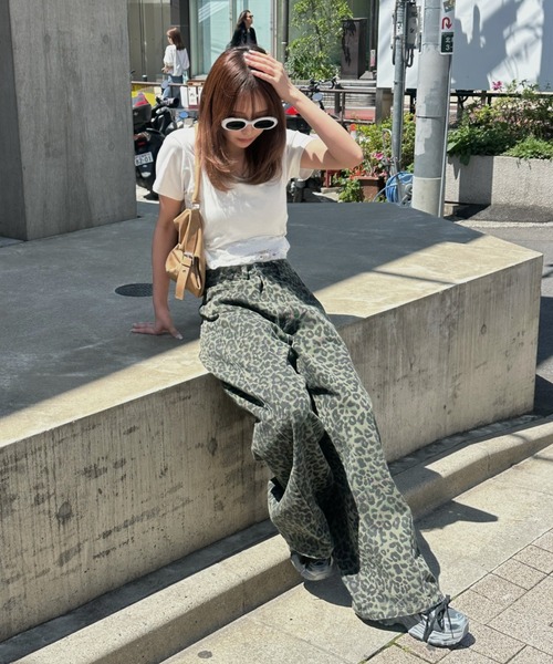 RAY CASSIN(レイカズン)の「【ウエスト調節可】サイド切替ワイドデニムパンツ(デニムパンツ・レディース・ブルー/スカイブルー/グリーン系その他2/ベージュ/ブラウン系その他2・FREE)」の8枚目の写真