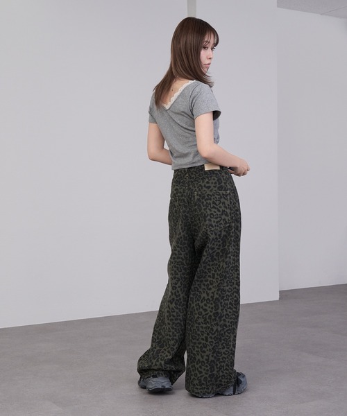 RAY CASSIN(レイカズン)の「【ウエスト調節可】サイド切替ワイドデニムパンツ(デニムパンツ・レディース・ブルー/スカイブルー/グリーン系その他2/ベージュ/ブラウン系その他2・FREE)」の13枚目の写真