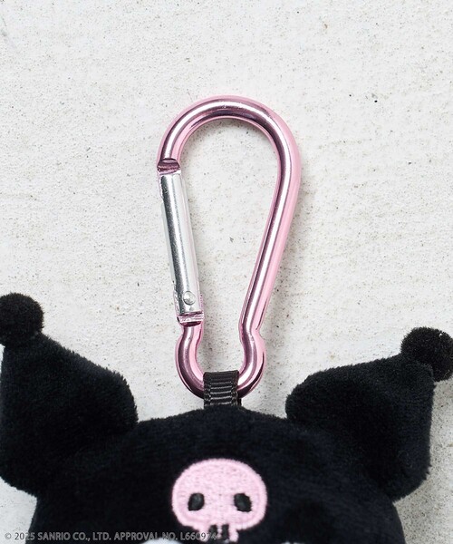FREAK'S STORE（フリークスストア）の「SANRIO/サンリオ SANRIO ”KUROMI” マスコットホルダー/サンリオ/クロミ（キーホルダー・レディース・オフホワイト・ONE SIZE）」の3枚目の写真