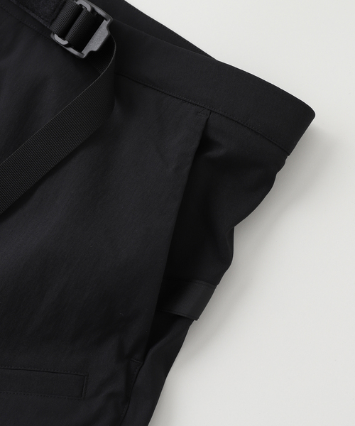 ACRONYM(アクロニウム)の「ACRONYM (アクロニウム) P56B-M Web Belt Trouser/P56B-M(その他パンツ・メンズ・ブラック・SMALL)」の4枚目の写真