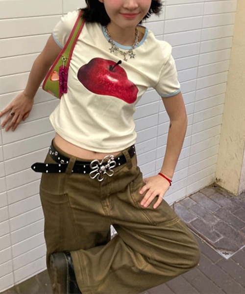 MEMECLE(メメクル)の「【 MEMECLE / メメクル 】アップルリンガーTシャツ(Tシャツ/カットソー・レディース・ホワイト・S/M/L)」の1枚目の写真