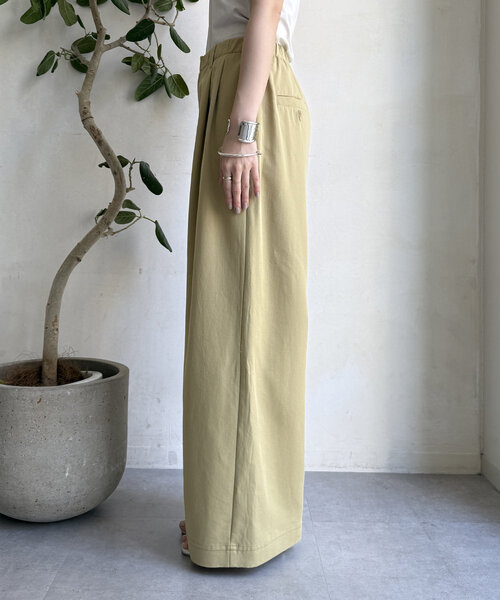 DouDou（ドゥドゥ）の「【WEB限定】チノライクツータックパンツ（その他パンツ・レディース・カーキ/オフホワイト/ベージュ/ブラック/ブラウン・FREE）」の6枚目の写真