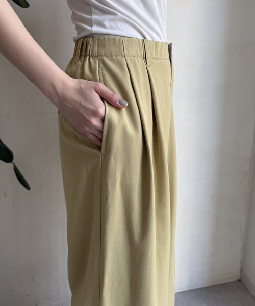 DouDou（ドゥドゥ）の「【WEB限定】チノライクツータックパンツ（その他パンツ・レディース・カーキ/オフホワイト/ベージュ/ブラック/ブラウン・FREE）」の10枚目の写真