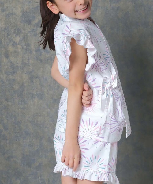 SHISKY(シスキー)の「SHISKY / シスキー 綿タッチ 接触冷感 花柄 花火柄 甚平 キッズ(浴衣・キッズ・パープル系1/ブラック系/ブルー系/パープル系/ネイビー系/ホワイト系・110/120/130/140/150/160)」の7枚目の写真
