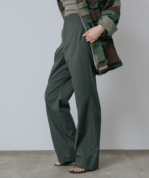 LE CIEL BLEU(ルシェルブルー)の「LE CIEL BLEU/ルシェルブルー Slim Flare Pant w/Sheer Detail スリムフレアパンツwシアーディテール(スラックス・レディース・ブラック/グレー/カーキ・34/36/38)」の3枚目の写真