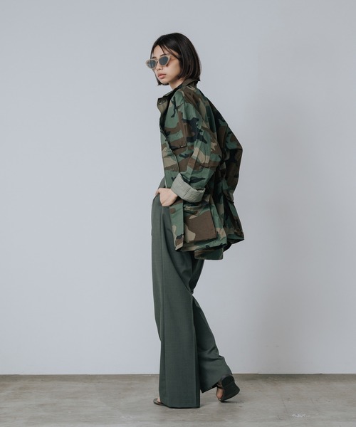 LE CIEL BLEU(ルシェルブルー)の「LE CIEL BLEU/ルシェルブルー Slim Flare Pant w/Sheer Detail スリムフレアパンツwシアーディテール(スラックス・レディース・ブラック/グレー/カーキ・34/36/38)」の21枚目の写真