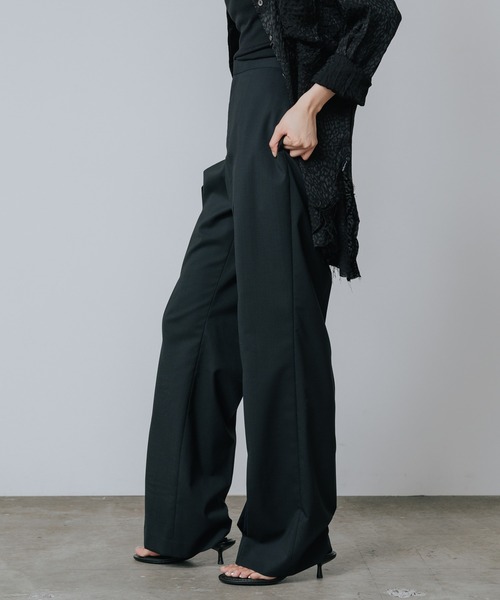 LE CIEL BLEU(ルシェルブルー)の「LE CIEL BLEU/ルシェルブルー Slim Flare Pant w/Sheer Detail スリムフレアパンツwシアーディテール(スラックス・レディース・ブラック/グレー/カーキ・34/36/38)」の19枚目の写真
