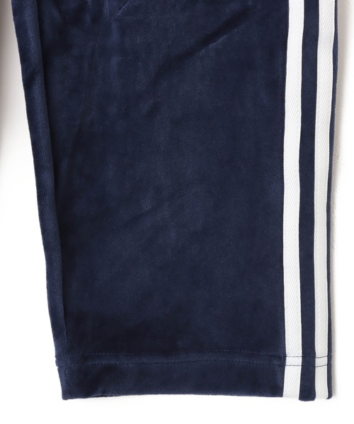 adidas(アディダス)の「adidas SST ADICOLOR VELOUR TRACK PANT / アディダス ベロア トラック パンツ(その他パンツ・メンズ・インディゴブルー・L/M/S/XL)」の5枚目の写真