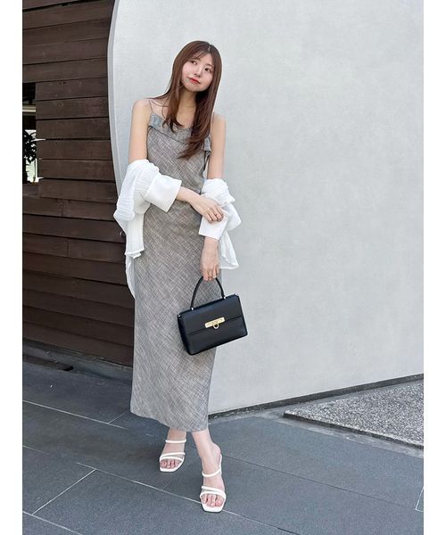 SNIDEL（スナイデル）の「シアープリーツシャツ（シャツ/ブラウス・レディース・ブラック/ライトブルー/ホワイト・F）」の5枚目の写真