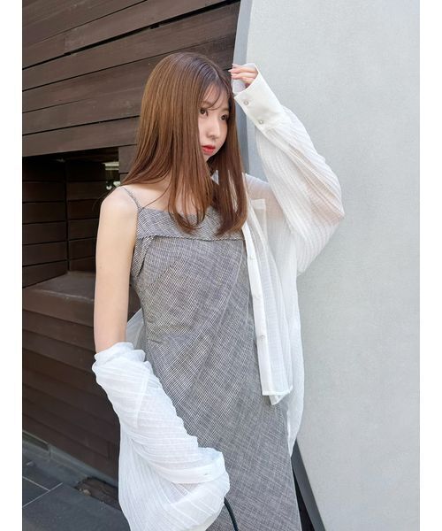 SNIDEL（スナイデル）の「シアープリーツシャツ（シャツ/ブラウス・レディース・ブラック/ライトブルー/ホワイト・F）」の8枚目の写真