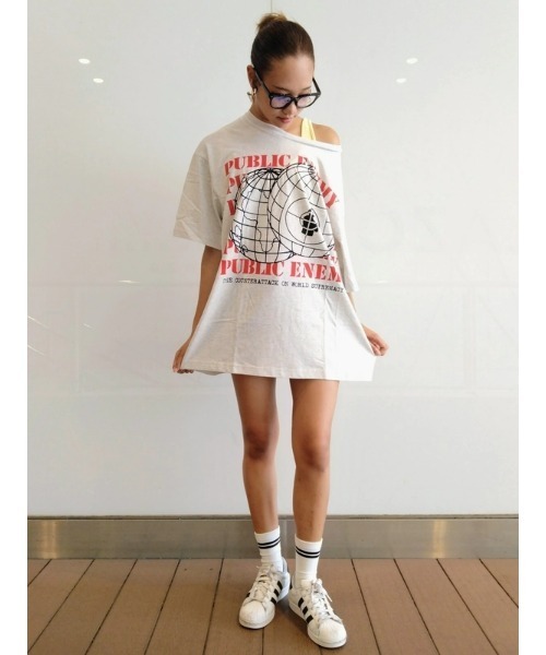 GAP(ギャップ)の「● パブリック・エネミー リラックス グラフィックTシャツ/PUBLIC ENEMY(Tシャツ/カットソー・メンズ・グレー・L/XL/XS/S/M)」の5枚目の写真