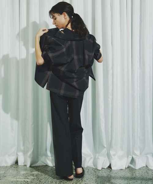 c/est(シーエ)の「c/est/シーエ Lydia ロングスリーブブラウス 秋物 秋服 2026年秋冬(シャツ/ブラウス・レディース・ブラック/キャメル・FREE)」の1枚目の写真