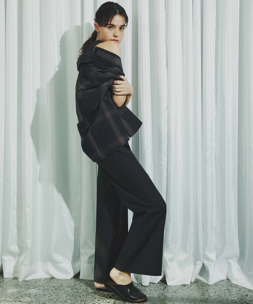 c/est(シーエ)の「c/est/シーエ Lydia ロングスリーブブラウス 秋物 秋服 2026年秋冬(シャツ/ブラウス・レディース・ブラック/キャメル・FREE)」の10枚目の写真