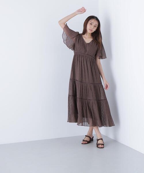 NATURAL BEAUTY BASIC(ナチュラルビューティーベーシック)の「◇Vネックプリーツワンピース(ワンピース・レディース・ダークブラウン/オフホワイト/オレンジ・P/S/MEDIUM)」の10枚目の写真