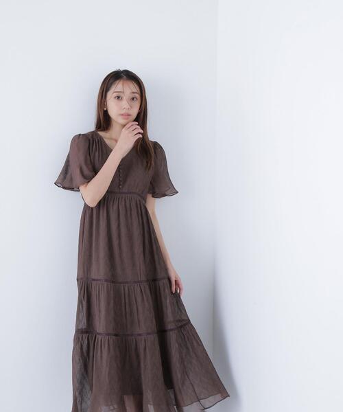NATURAL BEAUTY BASIC(ナチュラルビューティーベーシック)の「◇Vネックプリーツワンピース(ワンピース・レディース・ダークブラウン/オフホワイト/オレンジ・P/S/MEDIUM)」の11枚目の写真