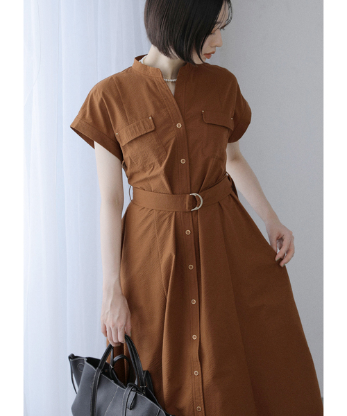 La TOTALITE(ラトータリテ)の「【洗える】ポケットフレンチスリーブシャツワンピース(ワンピース・レディース・ダークブルー/ブラウン/ベージュ・36/38)」の2枚目の写真