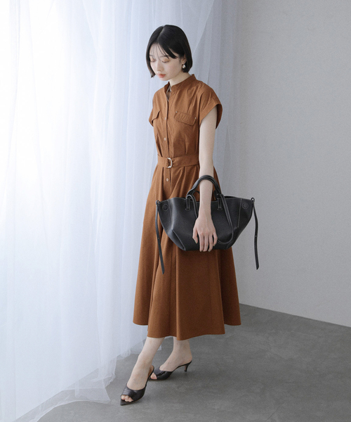 La TOTALITE(ラトータリテ)の「【洗える】ポケットフレンチスリーブシャツワンピース(ワンピース・レディース・ダークブルー/ブラウン/ベージュ・36/38)」の5枚目の写真