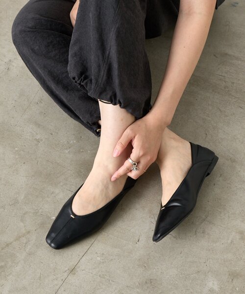 Jena espace merveilleux（ジェナ　エスパスメルヴェイユ）の「ワンポイントフラットパンプス（パンプス・レディース・ブラック/グレー・MEDIUM/SMALL/LARGE）」の3枚目の写真