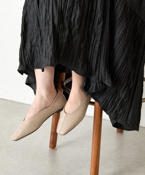 Jena espace merveilleux（ジェナ　エスパスメルヴェイユ）の「ワンポイントフラットパンプス（パンプス・レディース・ブラック/グレー・MEDIUM/SMALL/LARGE）」の11枚目の写真