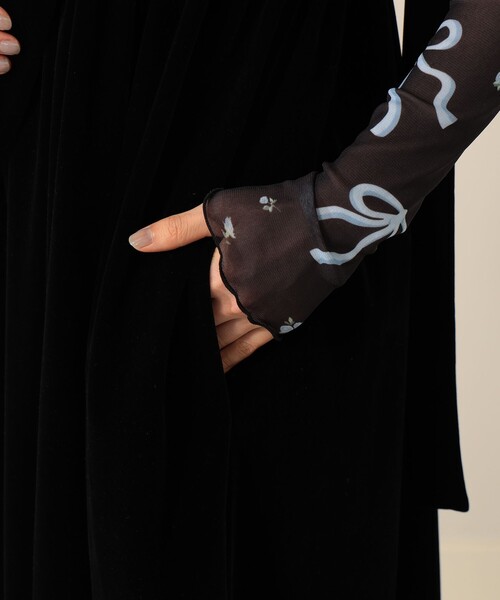 CAROLINA GLASER（カロリナ グレイサー）の「ベロア ショルダーリボン ワンピース（ワンピース・レディース・ブルー系その他/ブラック・SMALL/MEDIUM）」の7枚目の写真