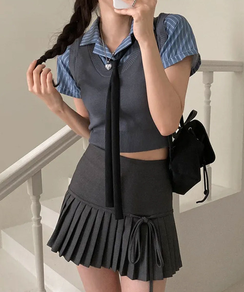 VIVID LADY(ビビッドレディー)の「ベストxシャツ レイヤード風 半袖トップス(Tシャツ/カットソー・レディース・ブラック/チャコールグレー/ベージュ・FREE)」の15枚目の写真
